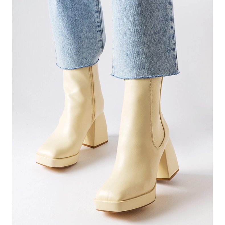 Béžové kozačky na vysokém podpatku značky Watson béžový 1