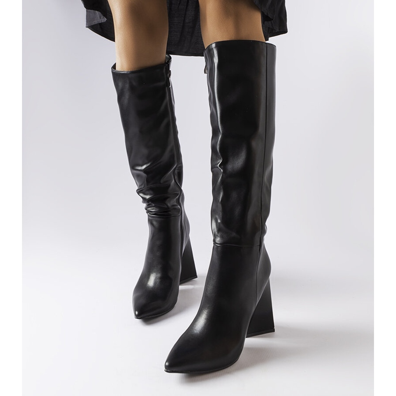 Černé boty Medicina na sloupku černá 1 Černé boty Medicina na sloupku černá 1