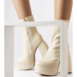 Béžové kozačky na podpatku značky Baratti béžový 2