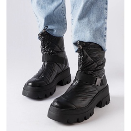 Černé lakované sněhule Ambretta černý 2