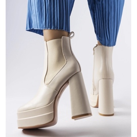 Béžové kozačky na podpatku značky Copertino béžový 1 Béžové kozačky na podpatku značky Copertino béžový 1