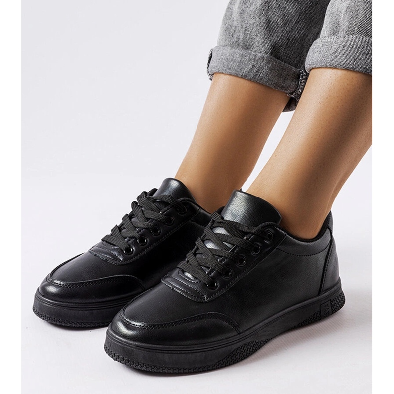 Černé sportovní tenisky Donato černá 1