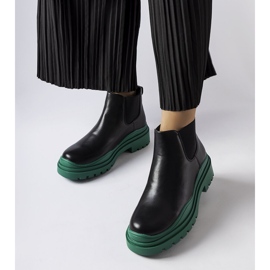 Černé kotníkové boty na barevné platformě Marinone černý 1