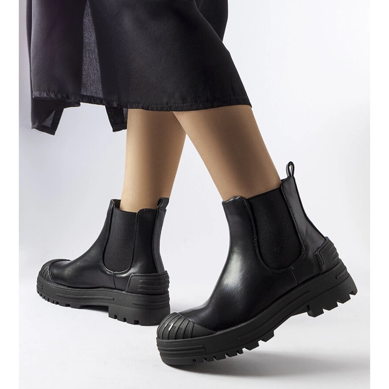 Černé pracovní boty s gumovými vložkami od Lange černá 1