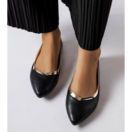 Černé špičaté balerínky od Vittoria černá 1