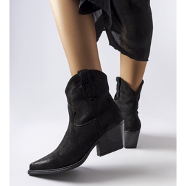 Černé kovbojské boty od Christi černá 1