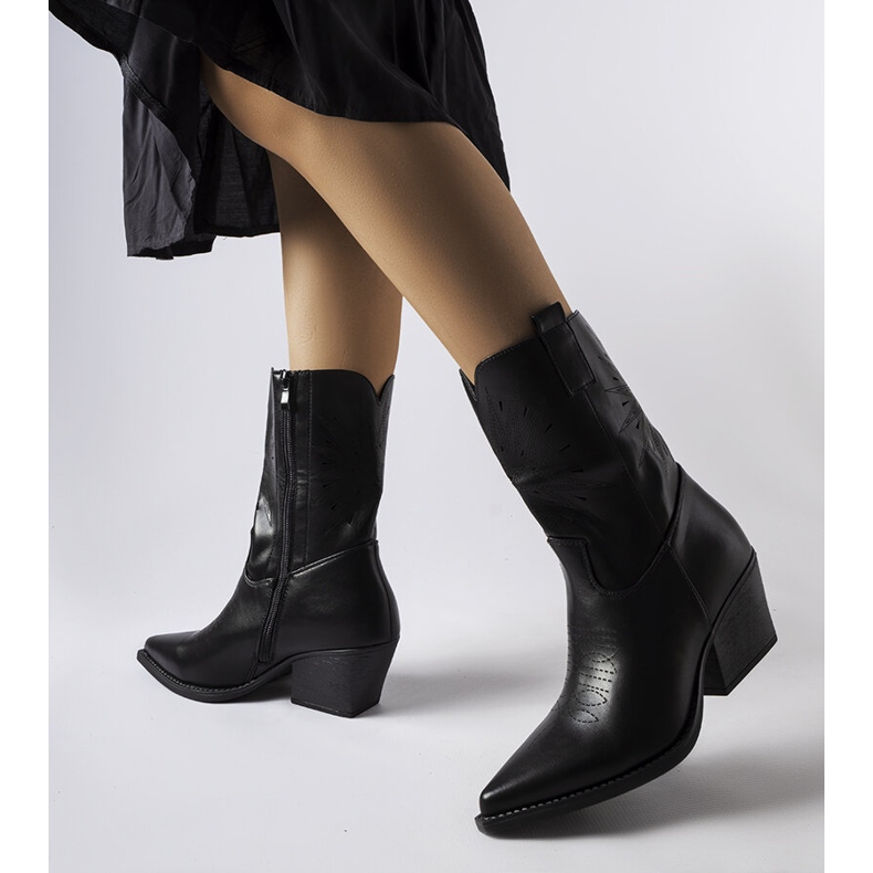 Černé kovbojské boty se zdobeným svrškem Leopardi černá 1