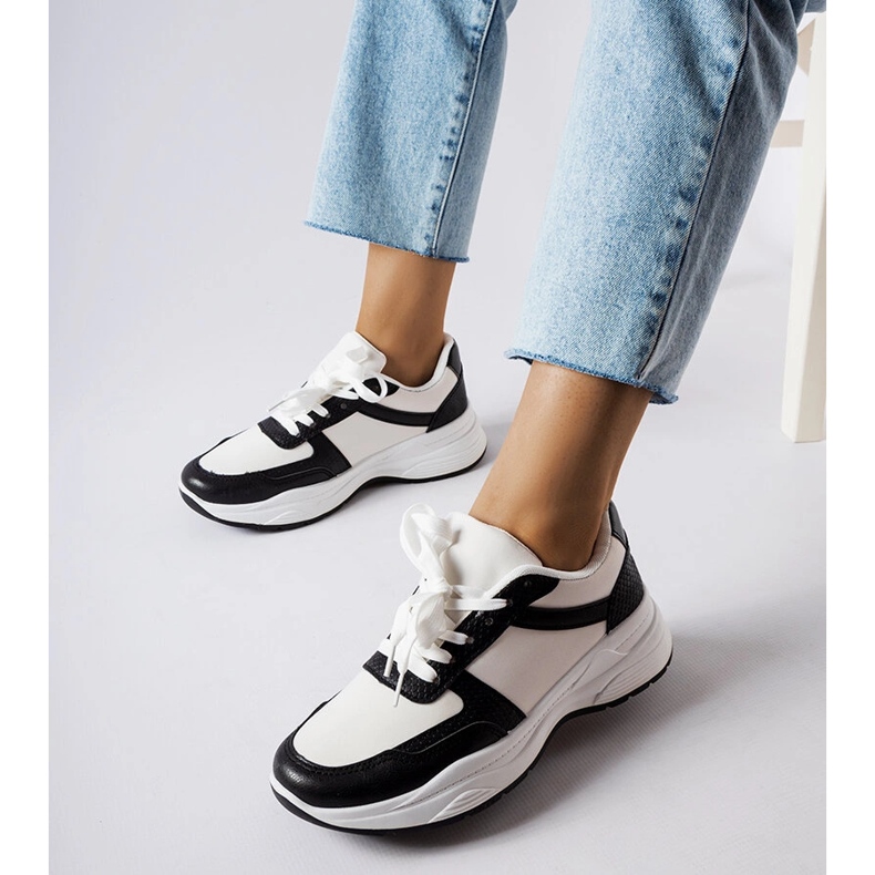 Černobílé boty s akcenty hadí kůže od Diega bílý 1