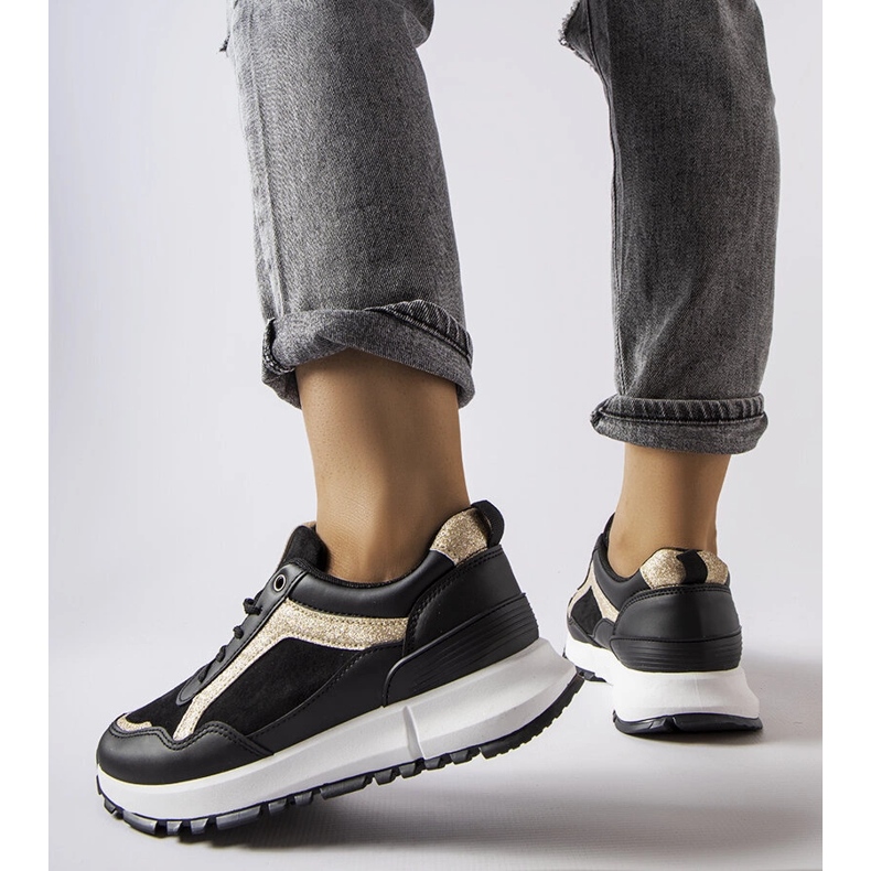 Inna Černé tenisky s třpytivým zdobením od Busso černá 2