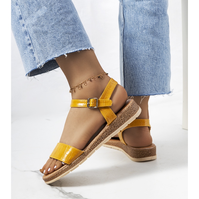 Žluté dámské sandály Speier žlutá 1