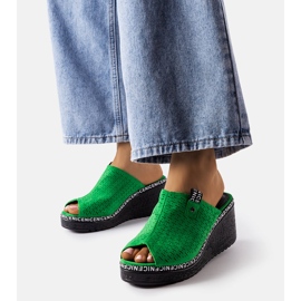 Zelené sandály na klínku značky Fulvia zelená 1 Zelené sandály na klínku značky Fulvia zelená 1