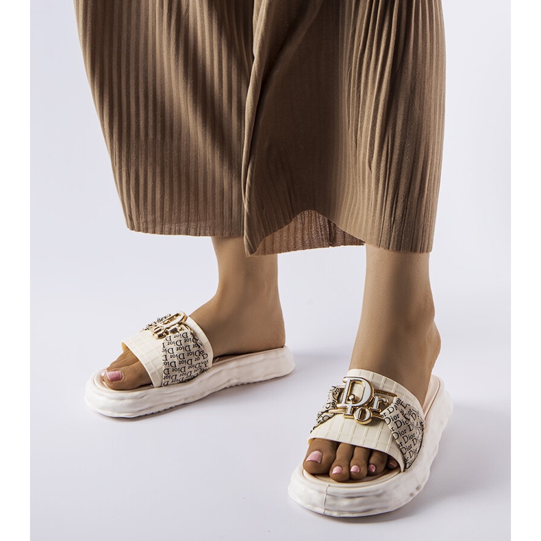 Béžové gumové dekorativní skluzavky od Bérarda béžový 1