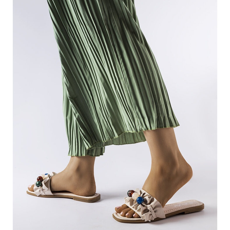 Béžové nařasené skluzavky od Fortier černá 1