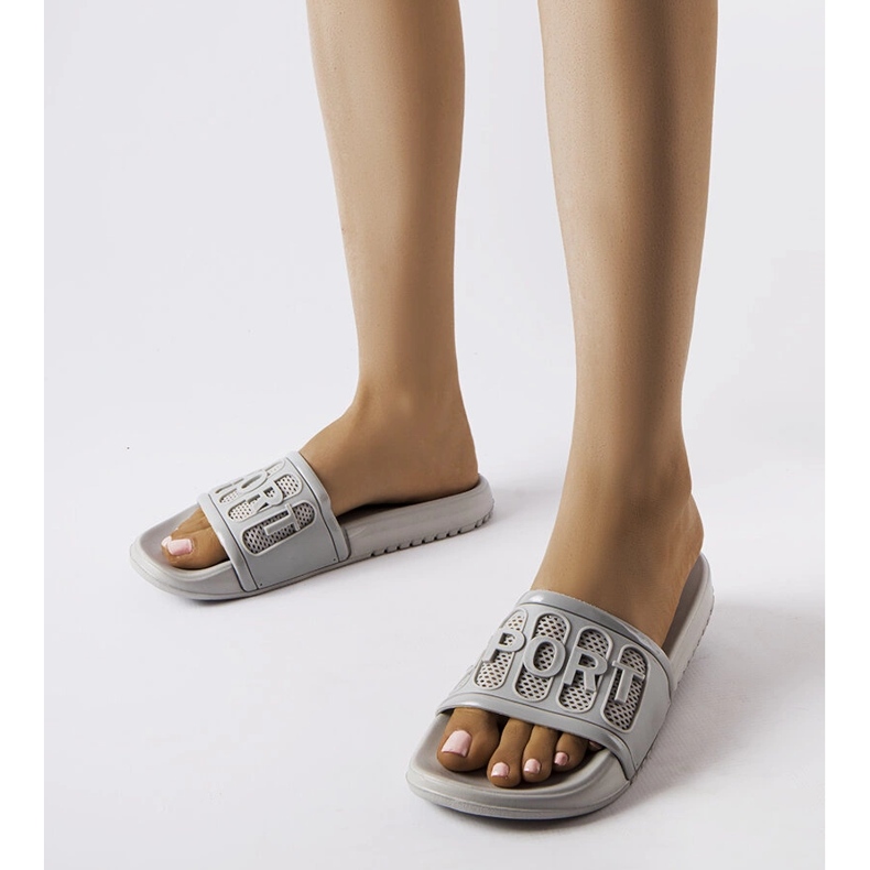 Moiariello šedé gumové skluzavky šedá 1 Moiariello šedé gumové skluzavky šedá 1