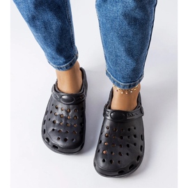 Černé pěnové sandály od Hayes černá 1 Černé pěnové sandály od Hayes černá 1