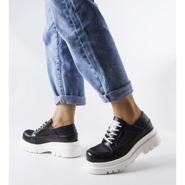 Inna Černé prolamované masivní boty Tasmin černá 1