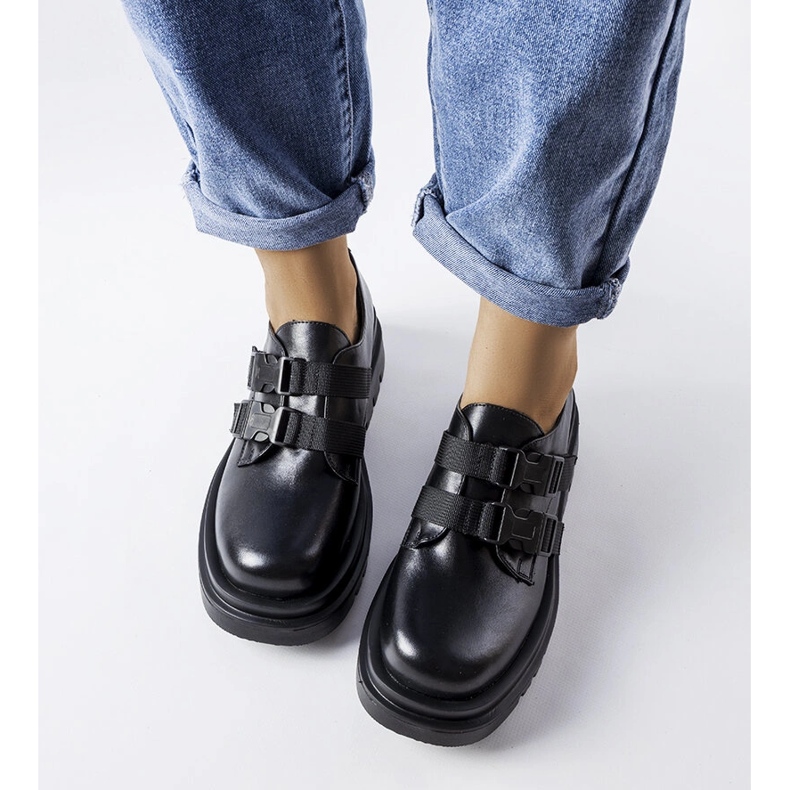 Černé boty na platformě značky Prospero černá 1