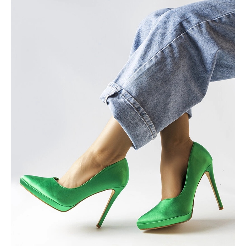 Zelené saténové lodičky Silje zelená 1