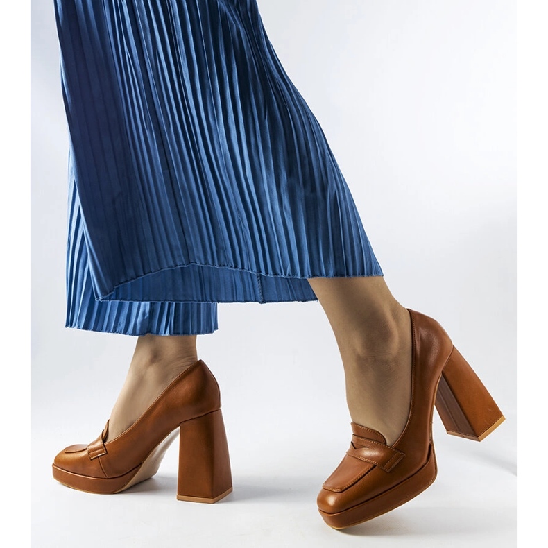 Hnědé lodičky na vysokém podpatku značky Inès hnědý 1