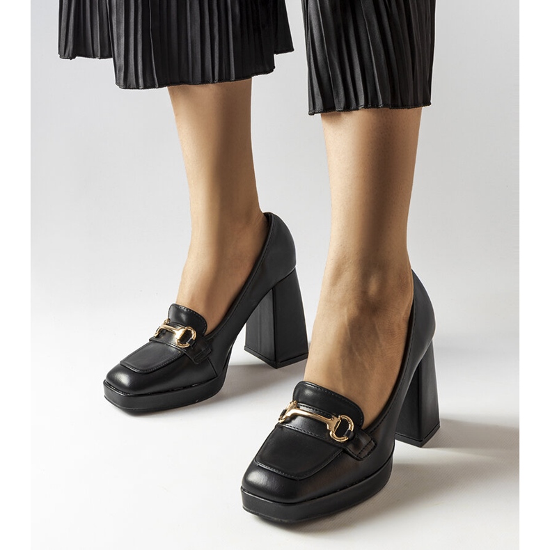 Černé lodičky na geometrickém kvádru od Blaiss černá 1