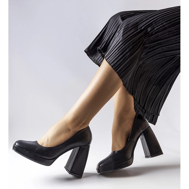 Černé lodičky na vysokém podpatku od Mailly černá 1