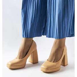 Béžové lodičky na vysokém podpatku od Mailly béžový 1