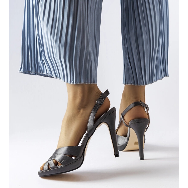 Šedé sandály na vysokém podpatku z alpaky šedá 1