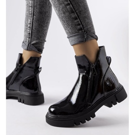 Černě lakované zateplené boty Ritte černý 1