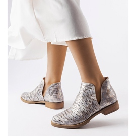 Kovové prolamované kozačky značky Giuseppina Chelsea boots stříbro 1