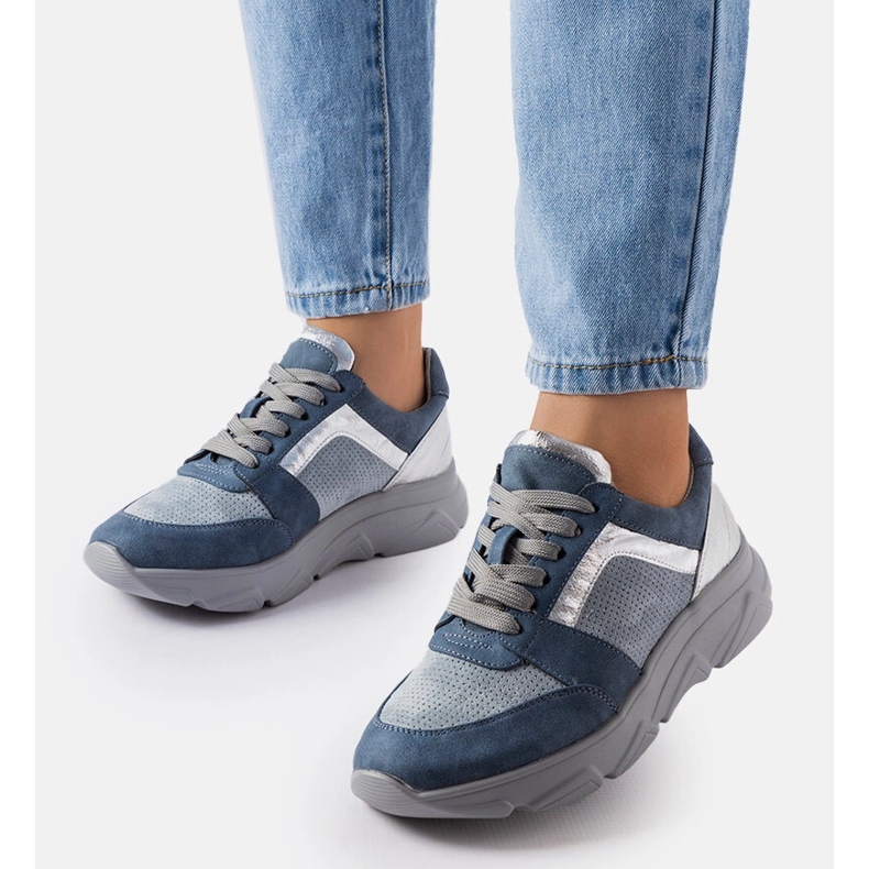 Modré perforované tenisky od Trecasali modrý 1