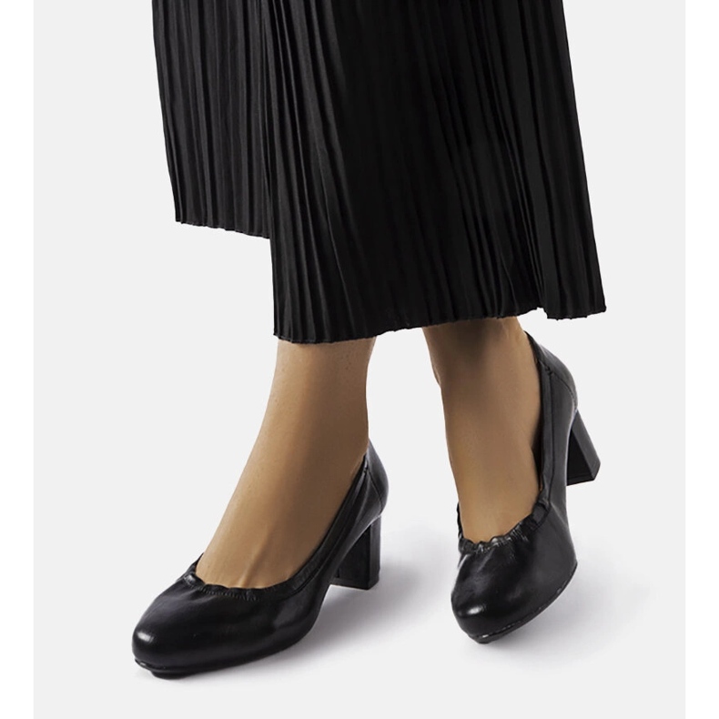 Inna Černé lodičky Ploufe na bloku černá 1