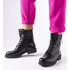 Černé zateplené kozačky značky Ailen černý 1