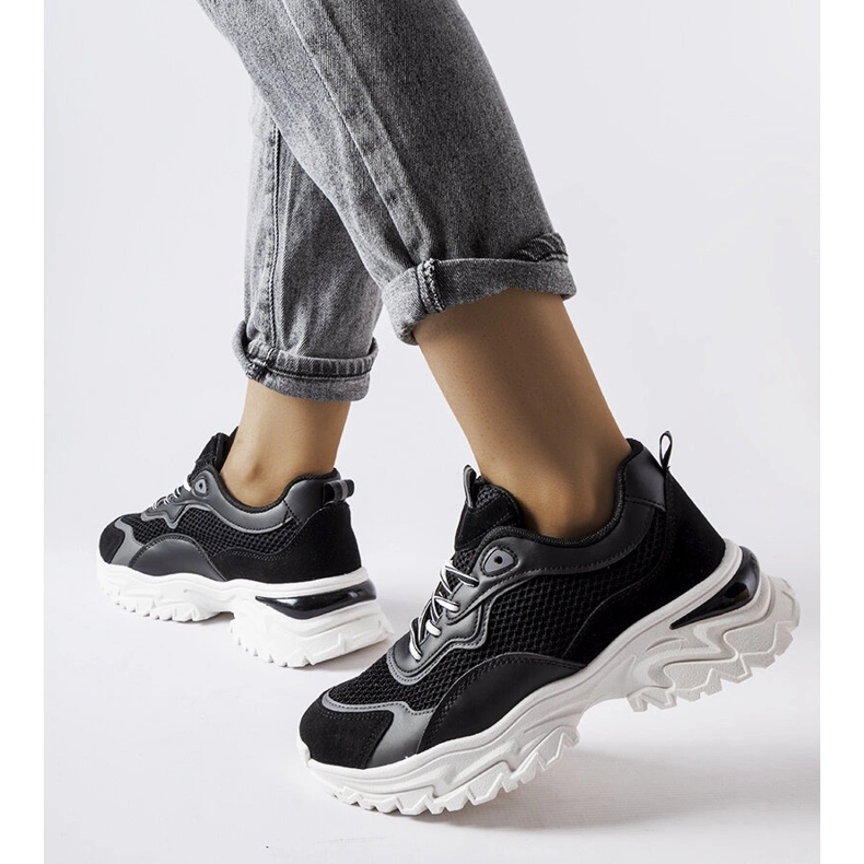 Inna Černé tenisky s viditelným běhounem značky Rosita černá 1