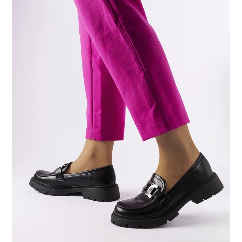 Černé elegantní mokasíny s kamínky od Mories černá 2