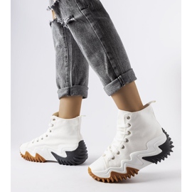 Bílé sportovní tenisky se silnou podrážkou od Toro bílý 2