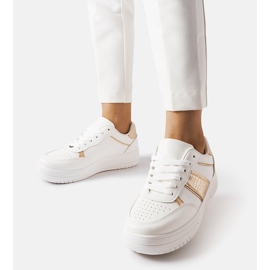 Bílé a zlaté sportovní tenisky od Parmy bílý 1