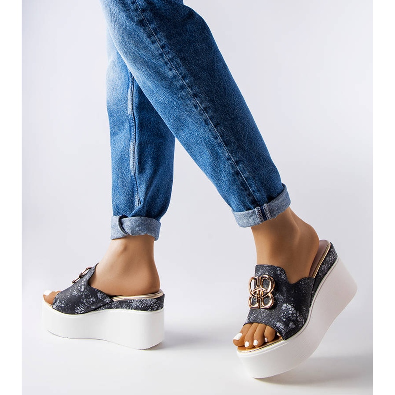 Černé sandály na klínku Havanna černá 1