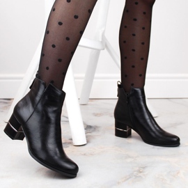 M. DASZYŃSKI Černé teplé Chelsea boty na sloupku od M. Daszyńského černá 1