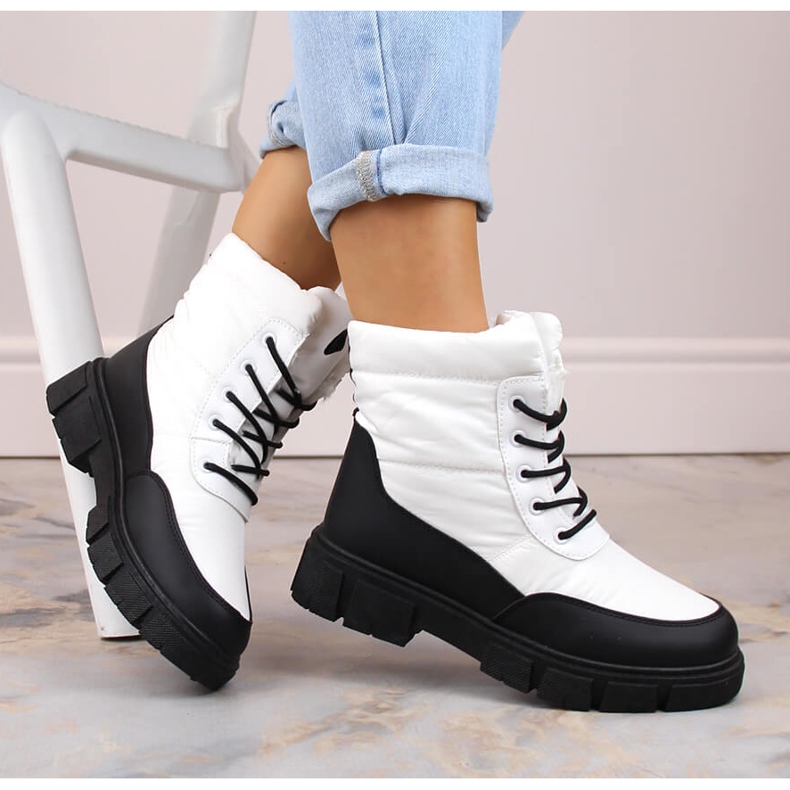 Dámské šněrovací, zateplené sněhule, bílé, T.Sokolski Z23-389 bílý 1