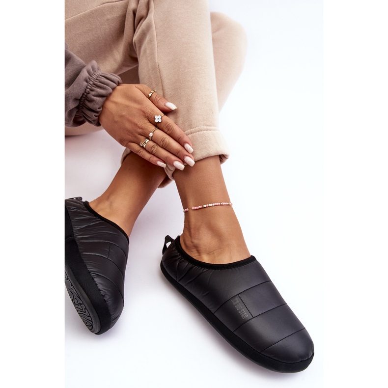 Dámské zateplené pantofle Black Big Star KK274604 černá 1