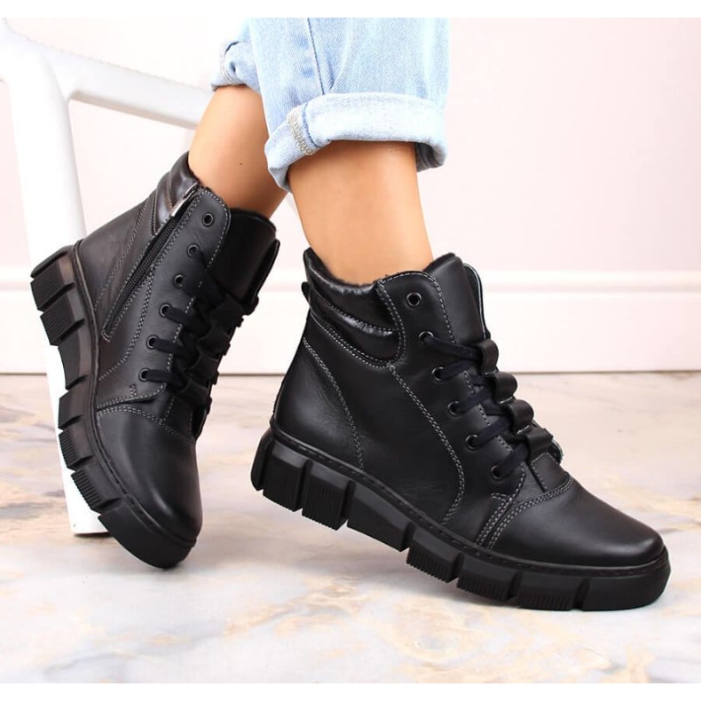 Pohodlné, zateplené kožené boty Helios W H562A, černé černá 1