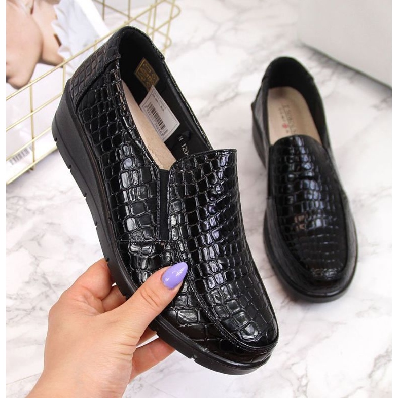 Pohodlné lakované boty na klínku T.Sokolski W SCA61A, černé černá 1