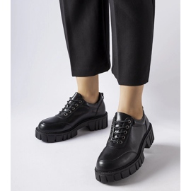 Černé masivní klasické boty Severino černá 1