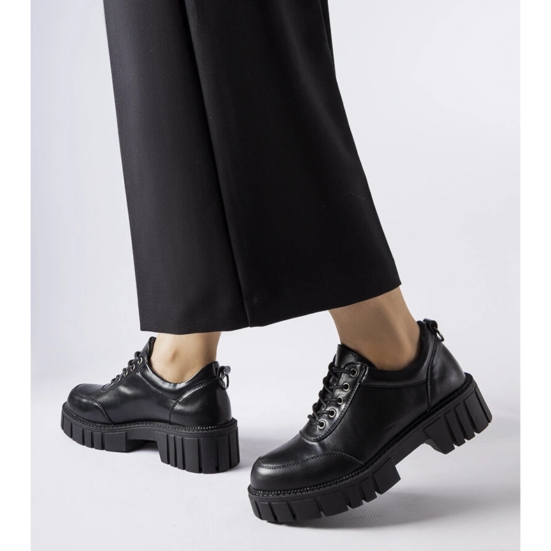 Černé masivní klasické boty Severino černá 2