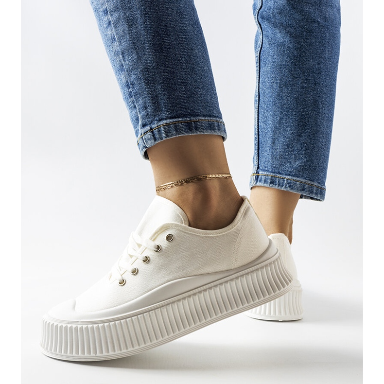 Bílé tenisky se silnou podrážkou od Wallace bílý 1 Bílé tenisky se silnou podrážkou od Wallace bílý 1