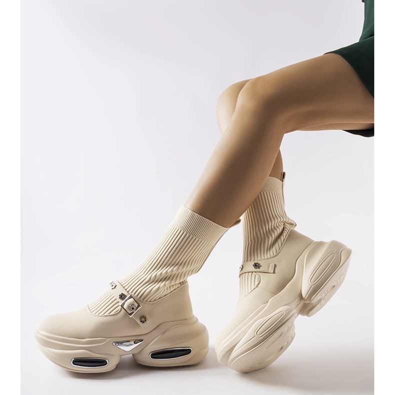 Krémové kotníkové boty s ponožkovým svrškem značky Ivana béžový 1