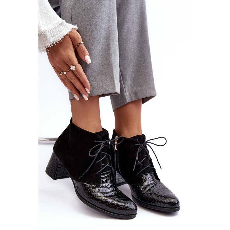 PA2 Dámské kotníkové boty na nízkém podpatku, hadí vzor, ​​černá Ebba 2