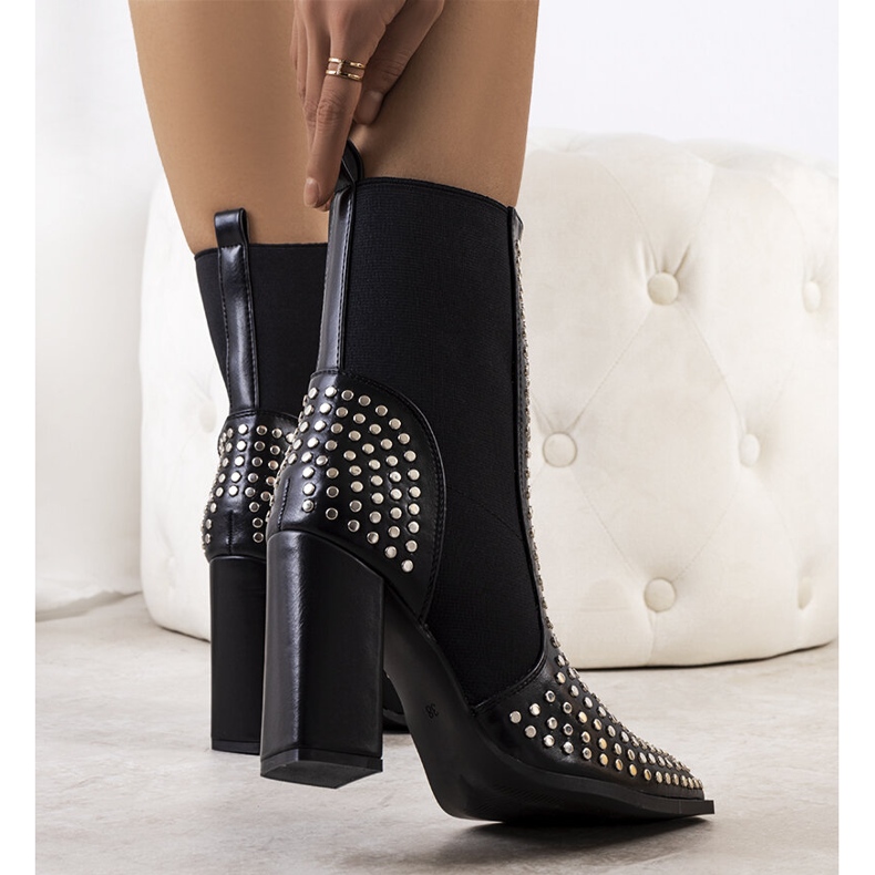 Černé kotníkové boty Raina na vysokém podpatku černá 2