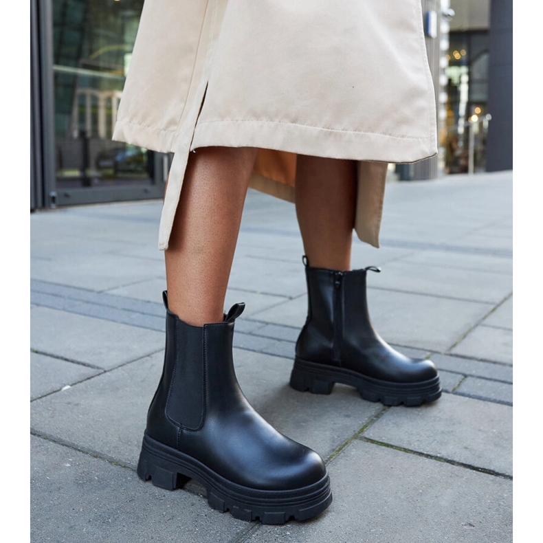 Černé kotníkové boty na platformě Placido černá 2 Černé kotníkové boty na platformě Placido černá 2