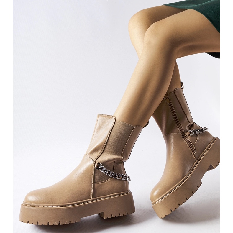 Béžové kotníkové boty zdobené řetízkem Guglielmo béžový 1